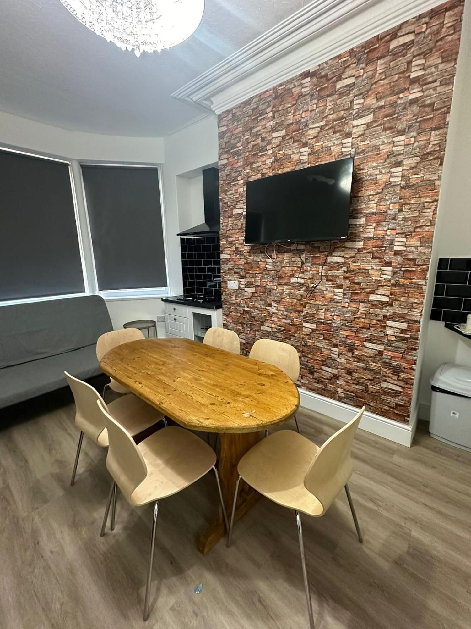 Suli House- Flats & En-suite-families And Couples Only Apartamento
